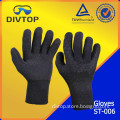 glove for scuba diving